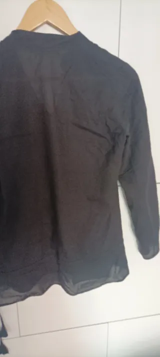 Blusa negra Stradivarius