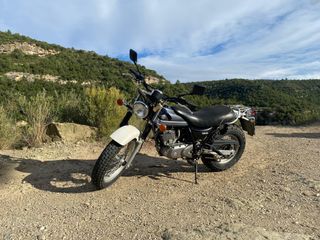 Suzuki Van Van 125 RV125 Enduro