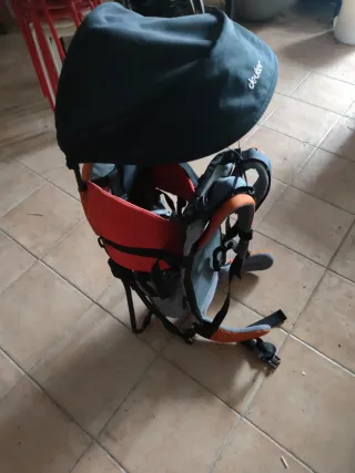 Mochila portabebés paseo con capota