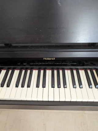 Piano Digital Roland HP135