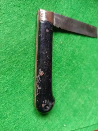 Navaja marinera con ancla