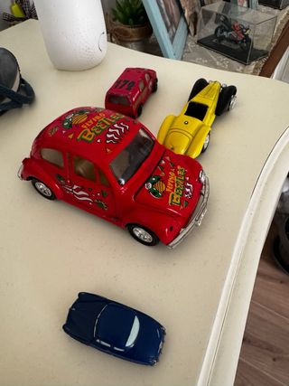 Set 3 modellini macchine: rossa, gialla, rossa