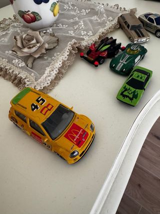 Set 3 modellini macchine: rossa, gialla, rossa