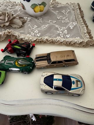 Set 3 modellini macchine: rossa, gialla, rossa