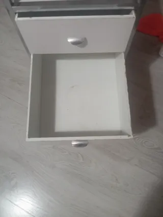 Cajonera con ruedas metal y plástico