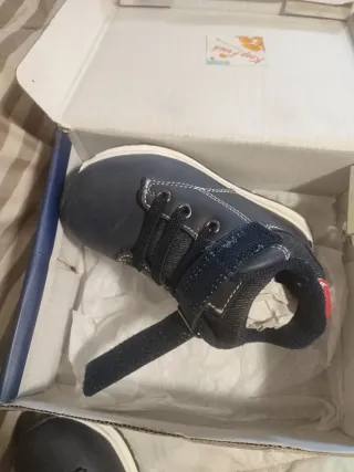 Zapatos niño azul y rojo