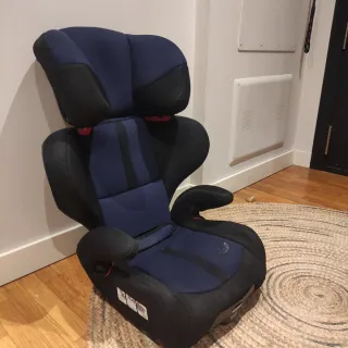 Silla coche azul y negro marca JANÉ 15/36 KG
