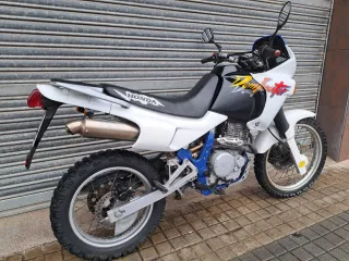 Honda NX 650 Dominator con 51000 km