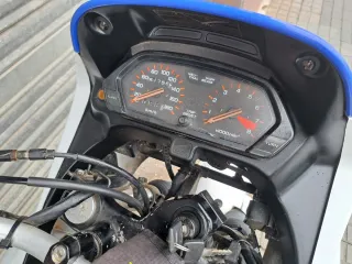 Honda NX 650 Dominator con 51000 km