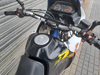 Honda NX 650 Dominator con 51000 km