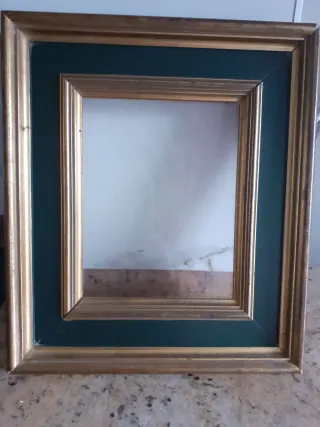 Marco de madera antiguo dorado y verde