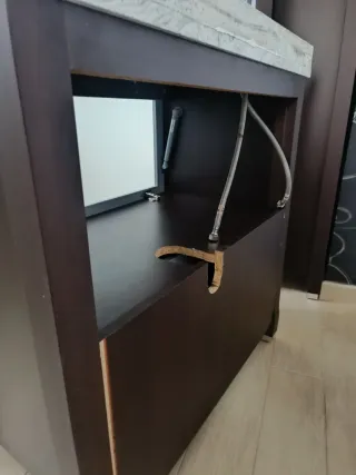 Muebles  baño wengue con torre,espejo y bajolavabo