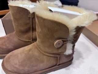 UGG K Bailey Button II misura 35