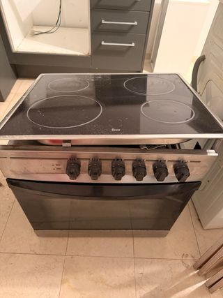 Vitrocerámica y Horno Teka