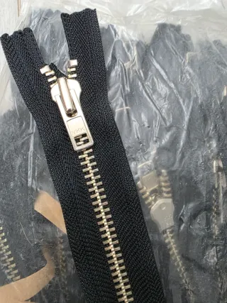 Cremallera YKK Negro Níquel 20cm