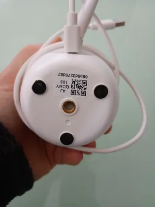 Cámara de vigilancia blanca con USB