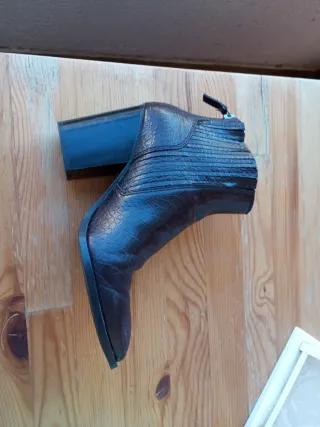 Botines camperos marron piel talla 37