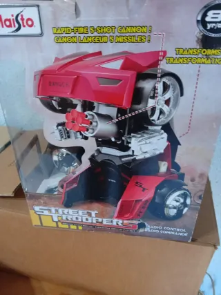 Maisto Street Troopers lanza cohetes teledirigido.