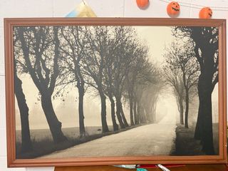 Cuadro paisaje árboles camino neblina