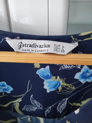 Blusa Stradivarius floral azul mujer