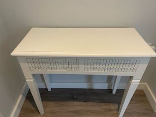 Aparador de entrada blanco