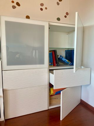 Aparador comedor blanco y cristal glaseado.