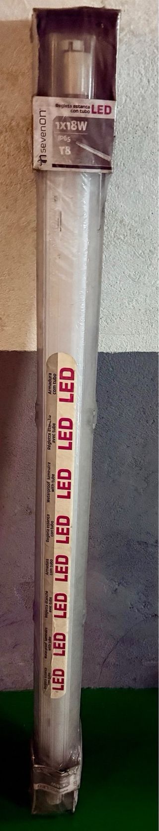 Una Regleta LED Estanca 1x18W T8