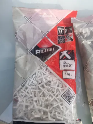 Separadores para baldosas Rubi 2mm y 9mm