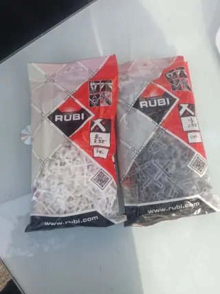 Separadores para baldosas Rubi 2mm y 9mm