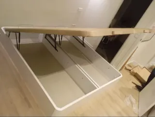 Cama completa con cabecero tapizado