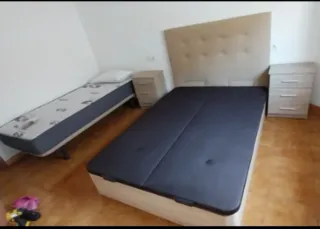 Cama completa con cabecero tapizado