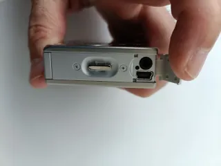 Máquina Fotográfica Digital Canon Ixus 70 Prata