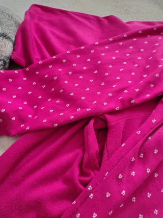 Pijama rosa con osito confortable, cómodo y amplio