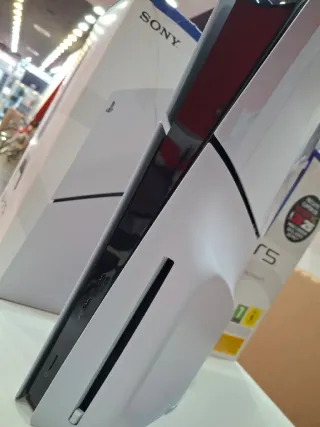Ps5 Slim CD 1TB + NBA 2K25 (Nueva)