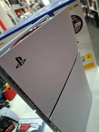 Ps5 Slim CD 1TB + NBA 2K25 (Nueva)