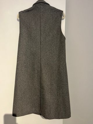 Chaleco largo gris Zara mujer