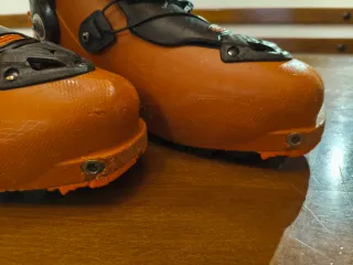 Botas Atomic Backland Carbon Light