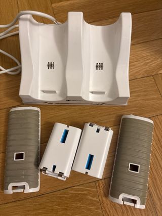 Consola Nintendo Wii + Mandos + baterías y cargado