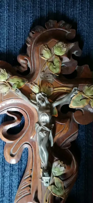 Crucifijo Modernista Siglo XIX