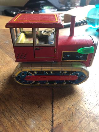 Tractor de juguete antiguo