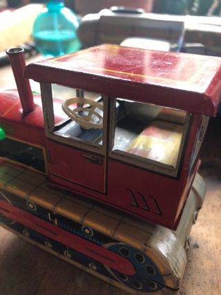 Tractor de juguete antiguo