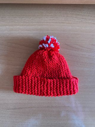 Gorro de lana para niño con pompón