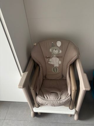 Trona convertible en mesa infantil