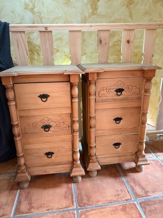 Mesitas de noche de madera mexicana