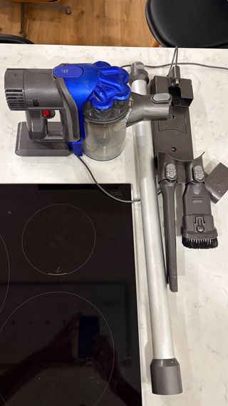 Aspiradora Dyson DC-35 con cargador pared