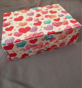 Joyero infantil con corazones