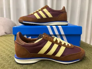 Zapatillas Adidas Marrones