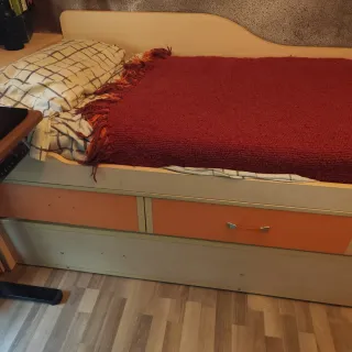 Cama alta doble con almacenaje