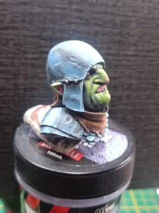 Busto Orco Pintado a Mano