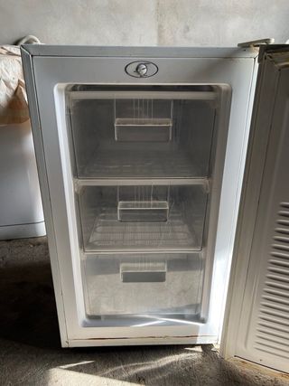 Congelatore Svan bianco